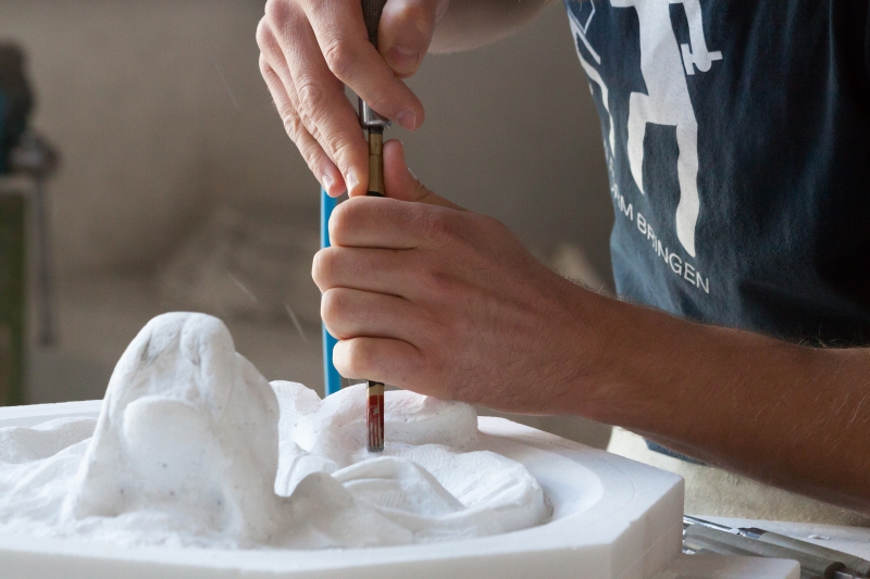 sculpture-BREIL SUR ROYA-min_hand-glass-food-fish-baking-icing-354946-pxhere.com